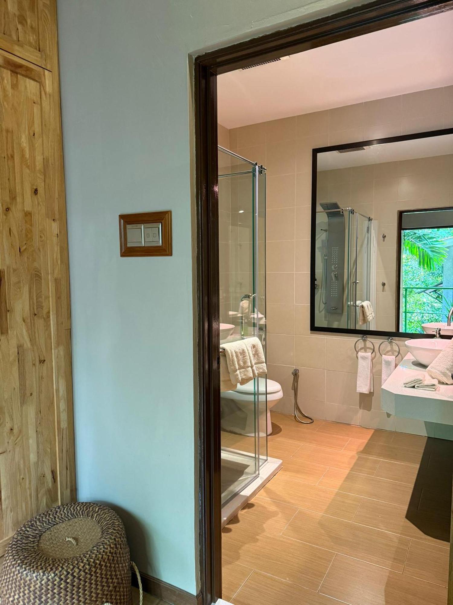 Ambong Rainforest Retreat Pantai Cenang  Exterior photo