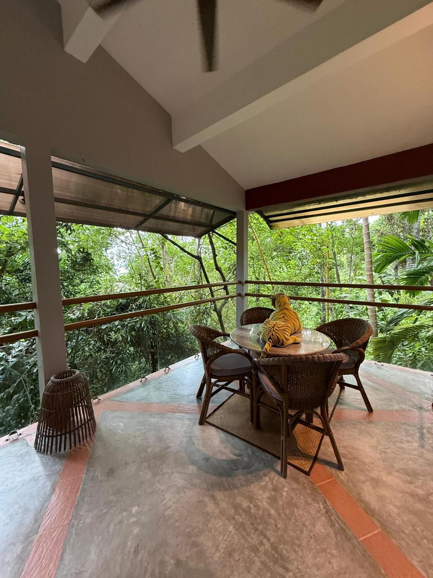 Ambong Rainforest Retreat Pantai Cenang  Exterior photo